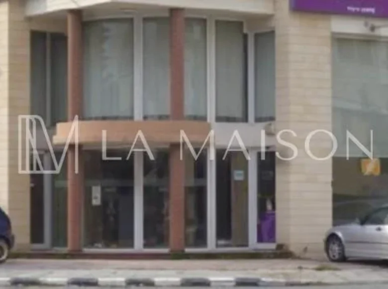 Shop 320 m² in Lefkosa Turk Belediyesi, Northern Cyprus