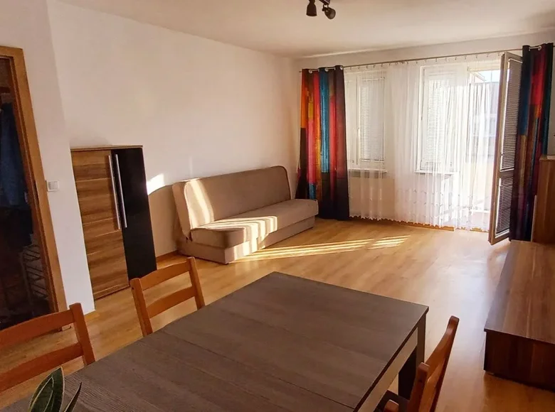 Mieszkanie 3 pokoi 75 m² w Warszawa, Polska