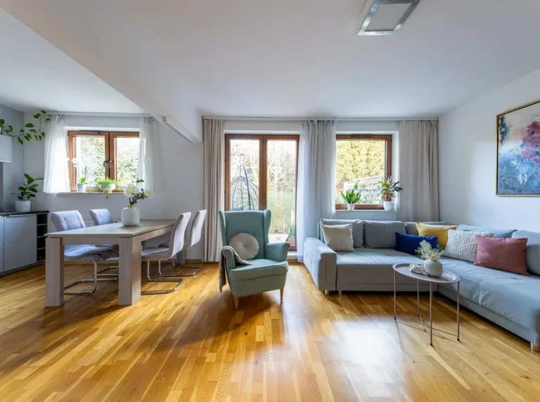 4 room apartment 72 m² Warsaw, Poland