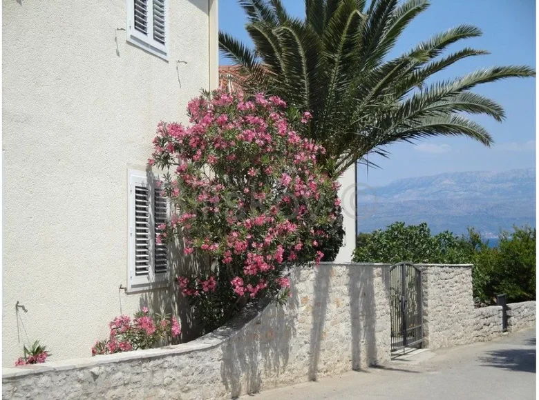 Дом 10 комнат 370 м² Супетар, Хорватия