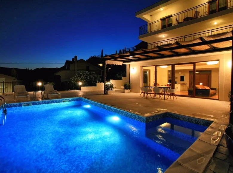 Villa 4 chambres 402 m² Herceg Novi, Monténégro