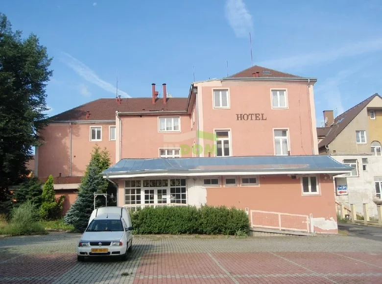 Hotel 1 700 m² in Karlovy Vary, Czech Republic