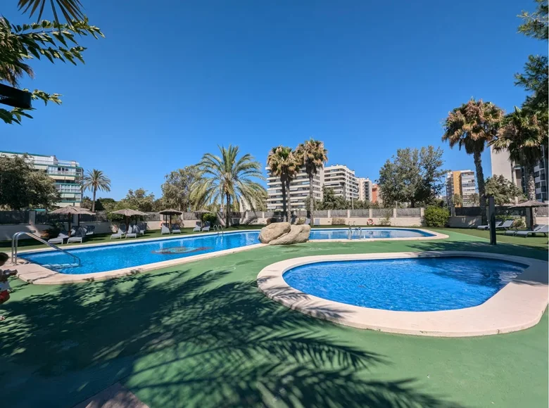 2 bedroom apartment 95 m² Alicante, Spain