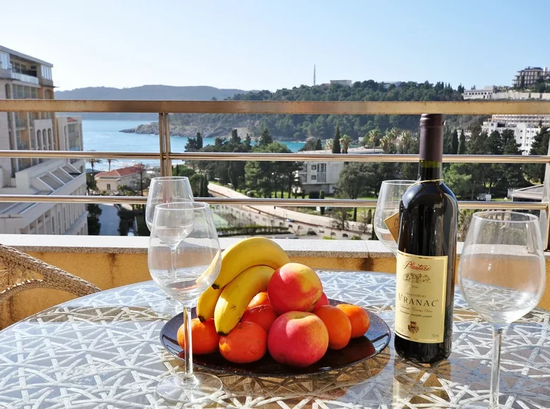 FOR LONGTERM RENTAL ONLY, LUX APARTMENT!!