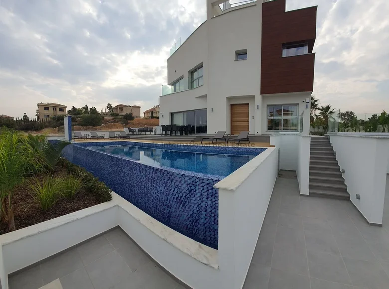Villa de tres dormitorios 151 m² Mouttagiaka, Chipre
