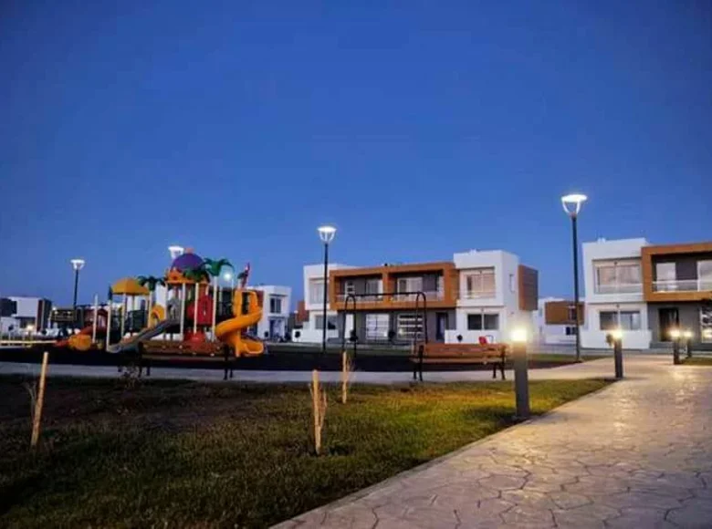 Mieszkanie 2 pokoi 80 m² Enkomi, Cypr Północny