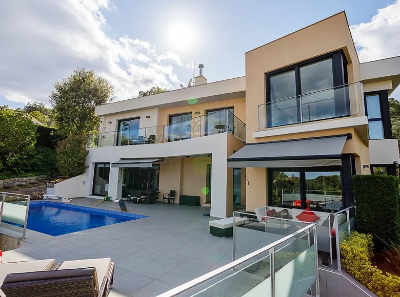 Вилла 4 спальни 379 м² Santa Maria de Llorell, Испания