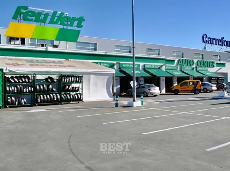 Commercial property 2 037 m² in Casinos, Spain