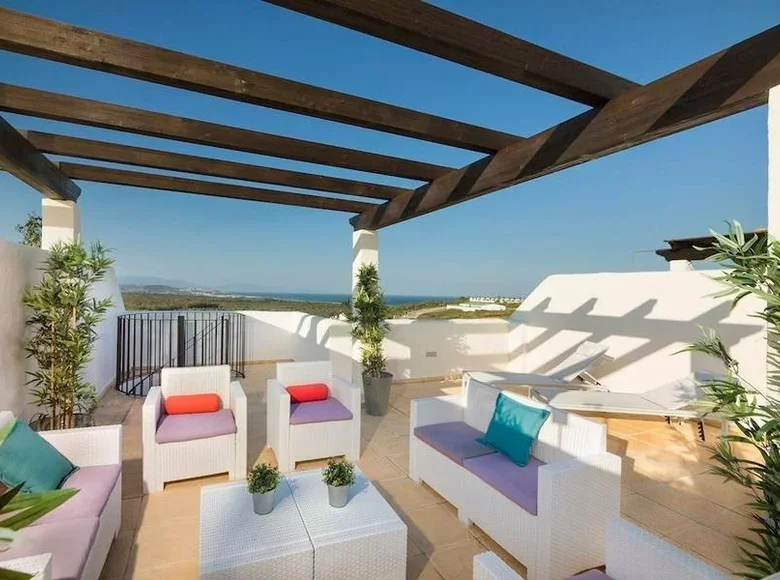 Mieszkanie 2 pokoi 120 m² La Linea de la Concepcion, Hiszpania