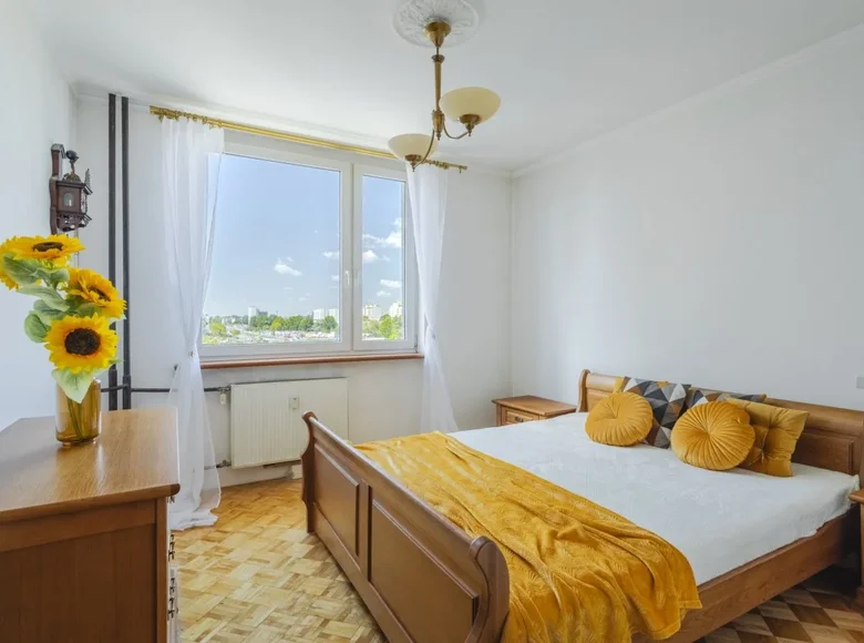 Mieszkanie 3 pokoi 67 m² Warszawa, Polska