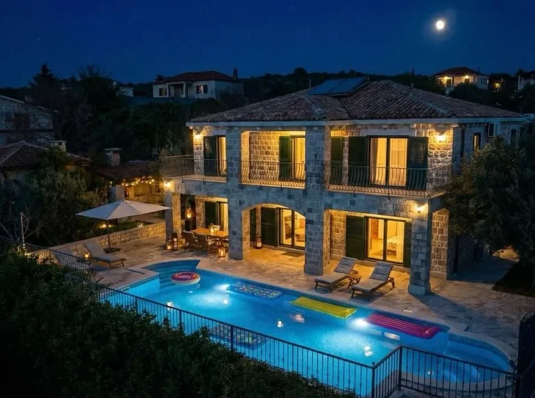 4 bedroom apartment  in Katun Rezevici, Montenegro