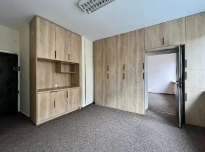 Commercial property 3 rooms 56 m² in Warsaw, Poland