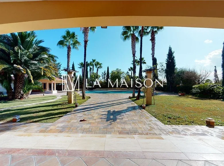 Haus 5 Schlafzimmer 1 525 m² Latsia, Zypern