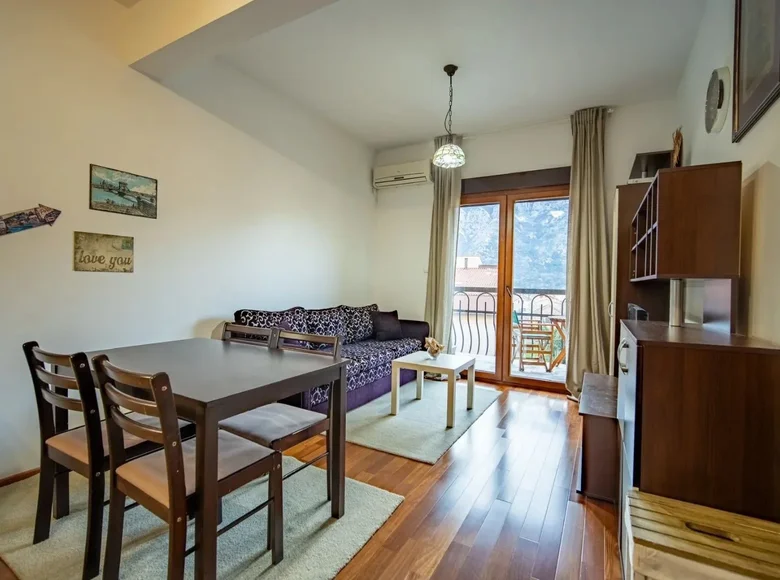 1 bedroom apartment 40 m² in Dobrota, Montenegro