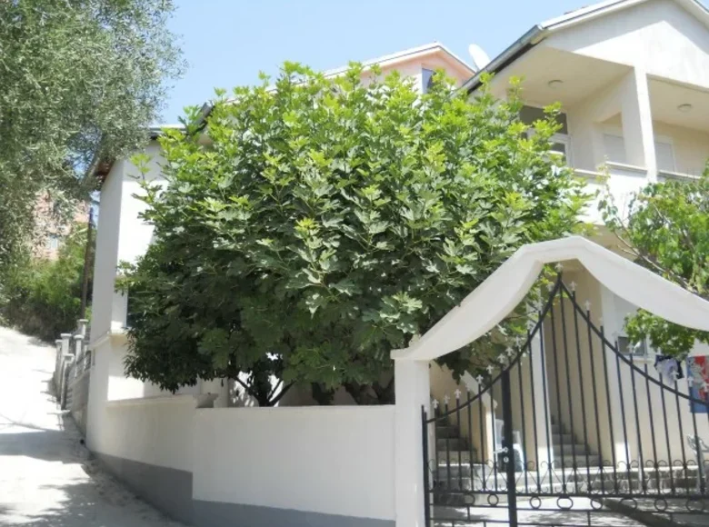 House 140 m² Krute, Montenegro