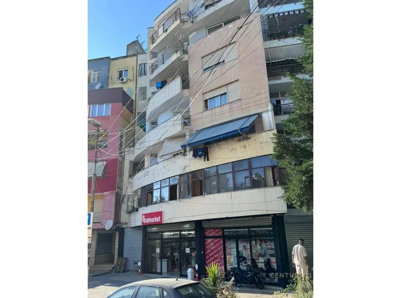 3 bedroom apartment 130 m² Tirana Municipality, Albania