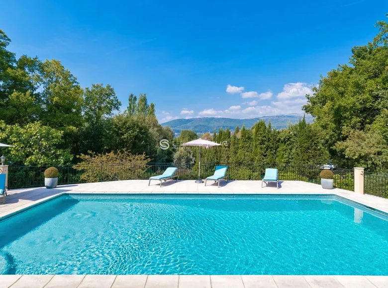 5 bedroom villa 280 m² in France, France