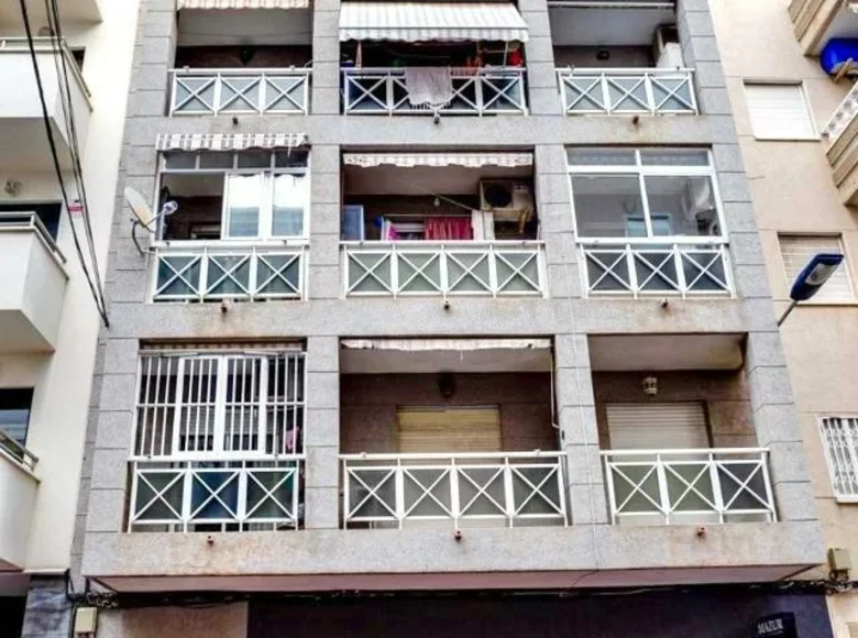 Mieszkanie 3 pokoi 86 m² Torrevieja, Hiszpania