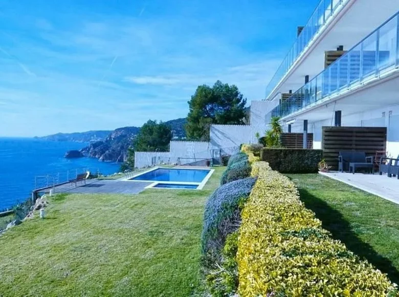 Mieszkanie 5 pokojów 190 m² Sant Feliu de Guixols, Hiszpania