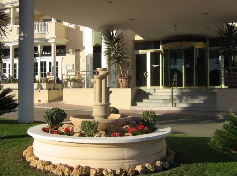 Commercial property 525 m² in Guardamar del Segura, Spain