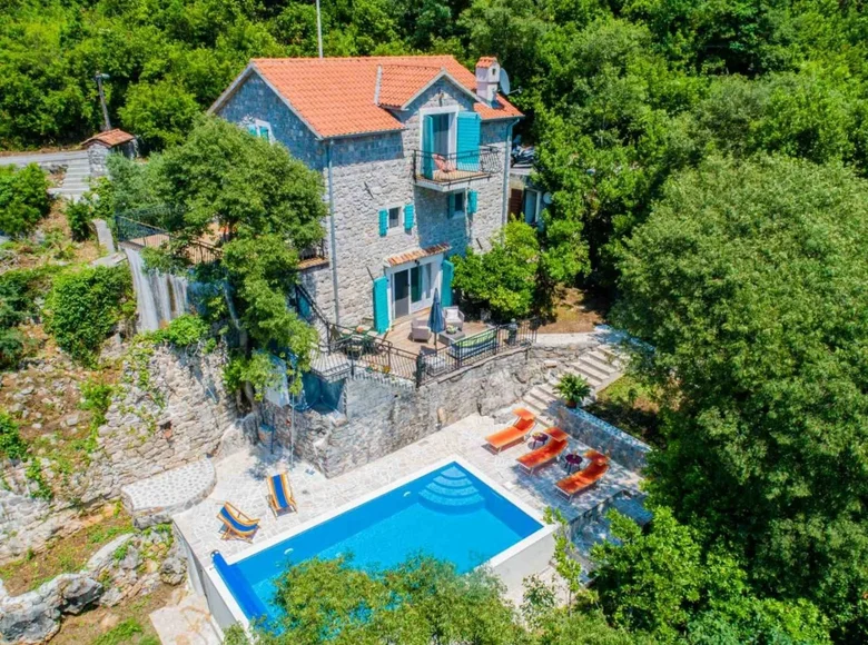 3 bedroom house 150 m², Montenegro
