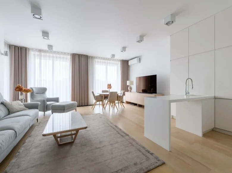 2 room apartment 65 m² in Warsaw, Poland