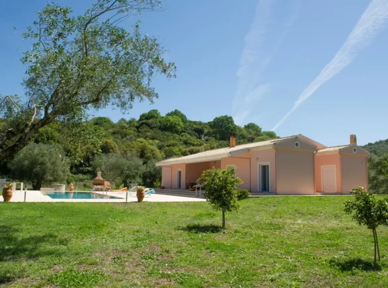 5-Schlafzimmer-Villa 188 m² Agios Stefanos, Griechenland