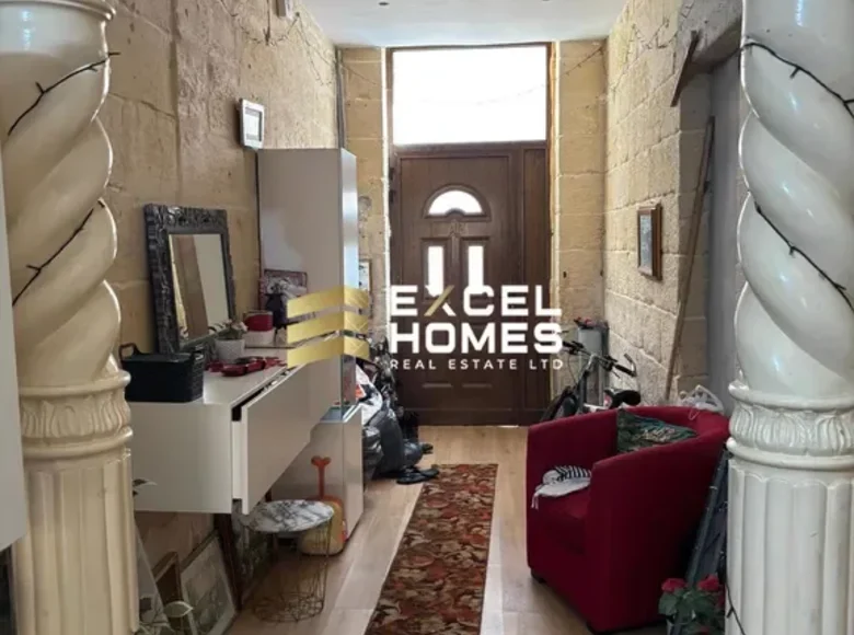 Townhouse 4 bedrooms  Paola, Malta