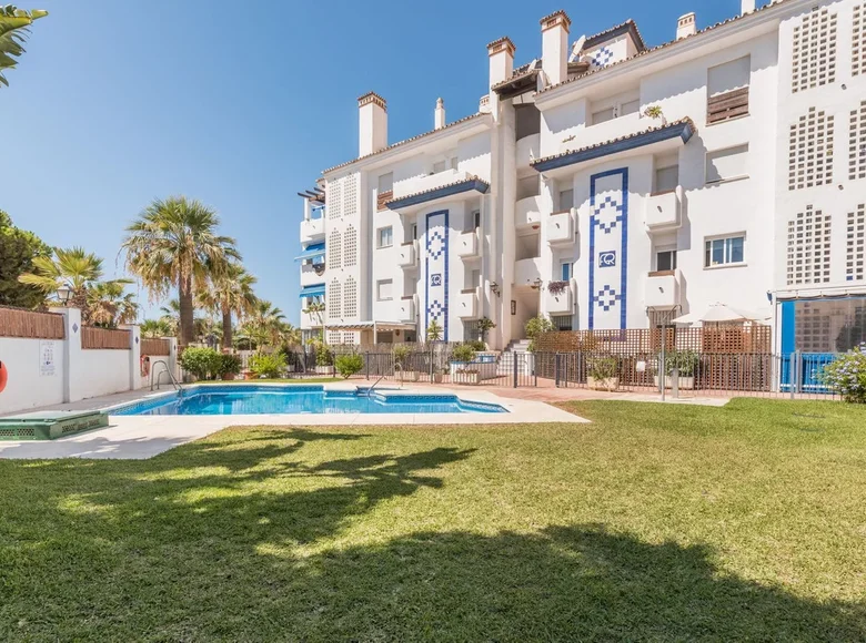 Mieszkanie 2 pokoi 95 m² Marbella, Hiszpania