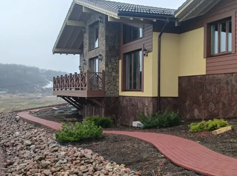 3 room cottage 220 m² in Villozskoe gorodskoe poselenie, Russia