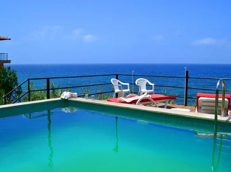 4 bedroom Villa 270 m² Uğrak, Turkey