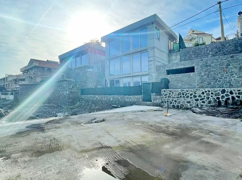 Villa de 4 dormitorios 200 m² Krasici, Montenegro