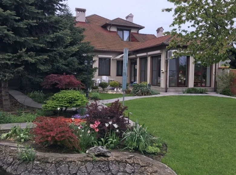 Dom 4 pokoi 300 m² Malodolynske, Ukraina