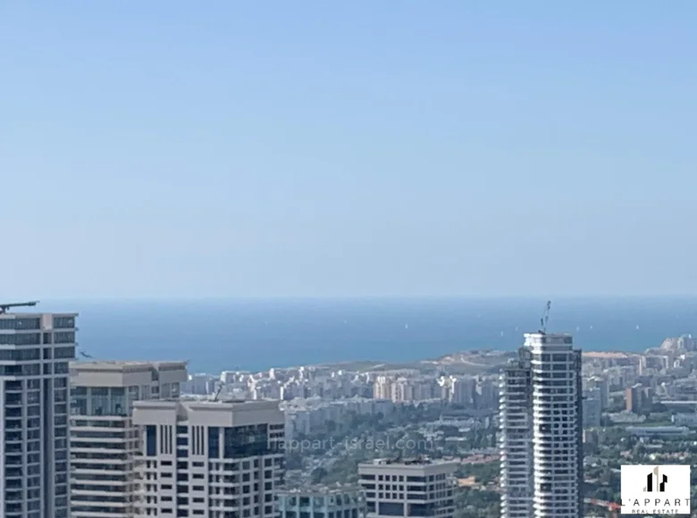 5 room apartment 182 m² Givatayim, Israel