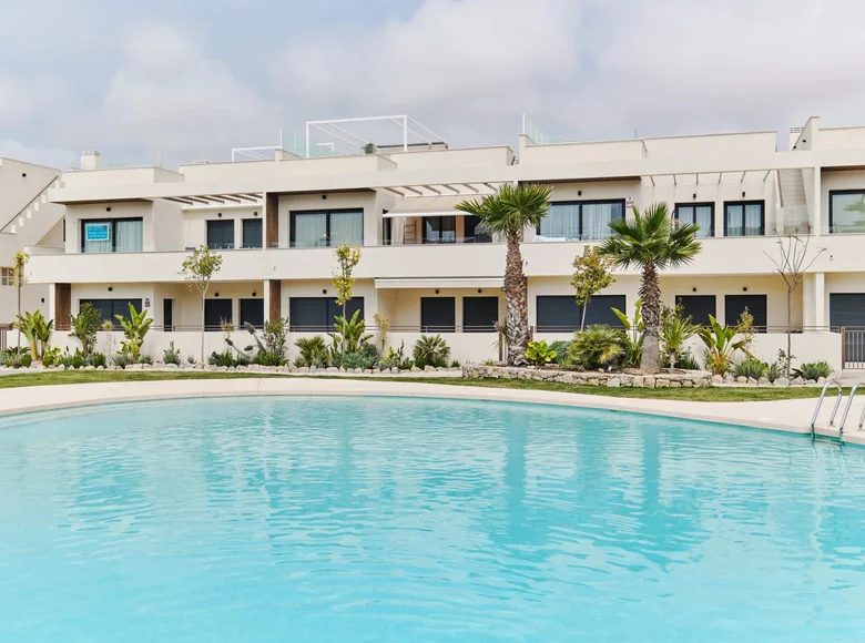 Bungalow z 2 sypialniami 98 m² Torrevieja, Hiszpania