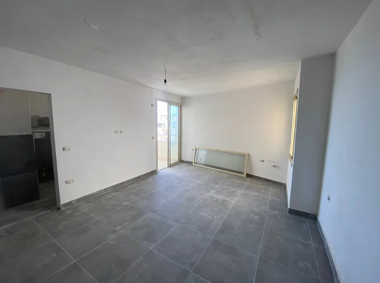 Mieszkanie 2 pokoi 72 m² Bashkia Durres, Albania