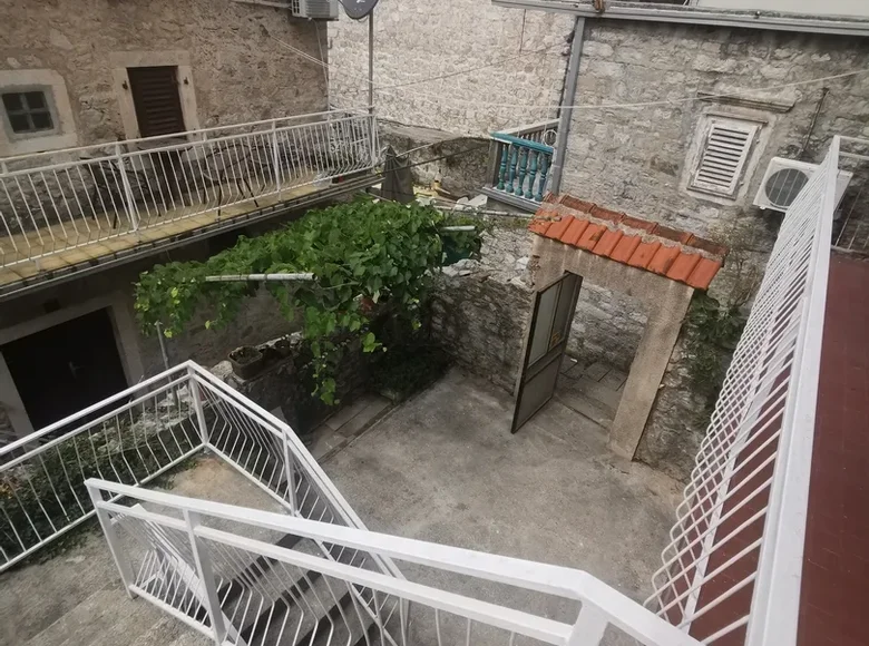 2 bedroom house  Lepetane, Montenegro