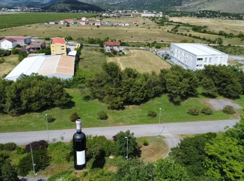 Atterrir  Monténégro, Monténégro