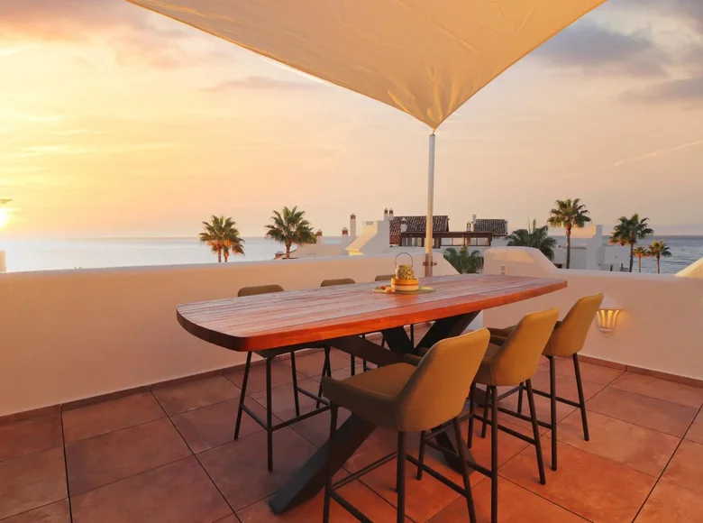 4 bedroom apartment 288 m² Estepona, Spain