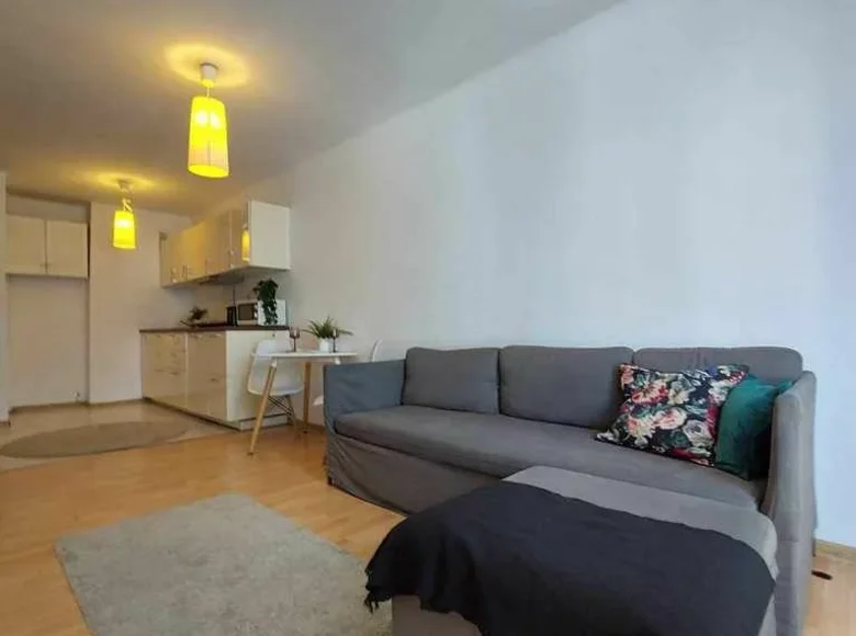2 room apartment 40 m² in Warsaw, Poland