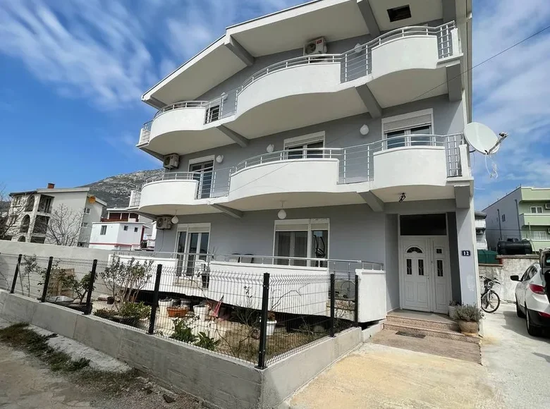 Apartment 106 m² Bar, Montenegro