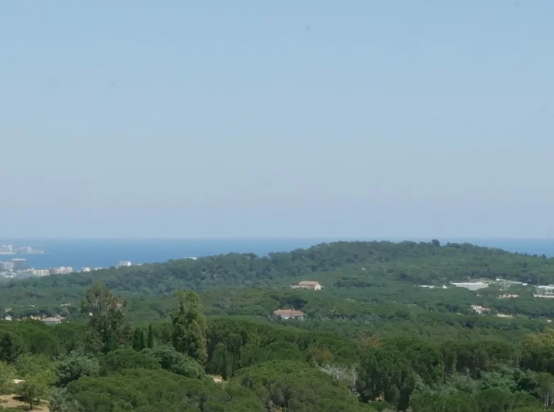 Land 28 000 m² Sant Feliu de Guixols, Spain