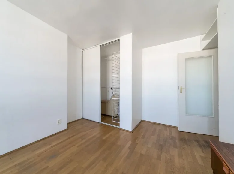 2 room apartment 46 m² Warsaw, Poland