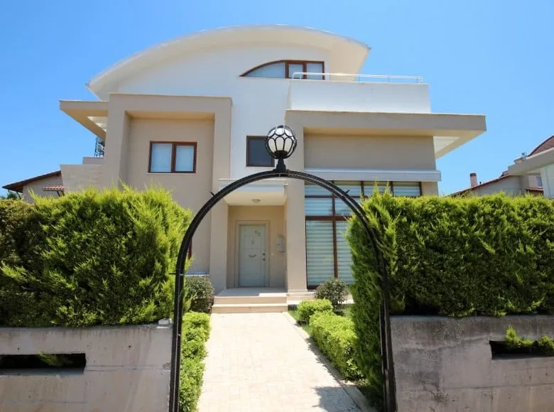 Вилла 4 спальни 220 м² Серик, Турция