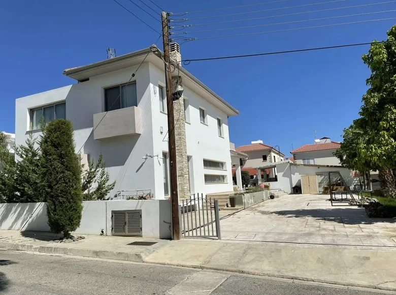 4 bedroom house 650 m² Lakatameia, Cyprus