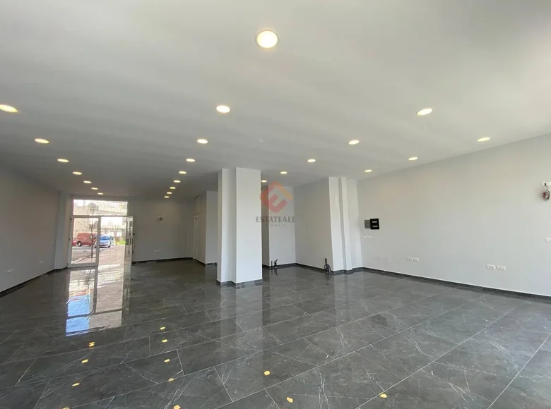 Propiedad comercial 200 m² en Bashkia Vlore, Albania