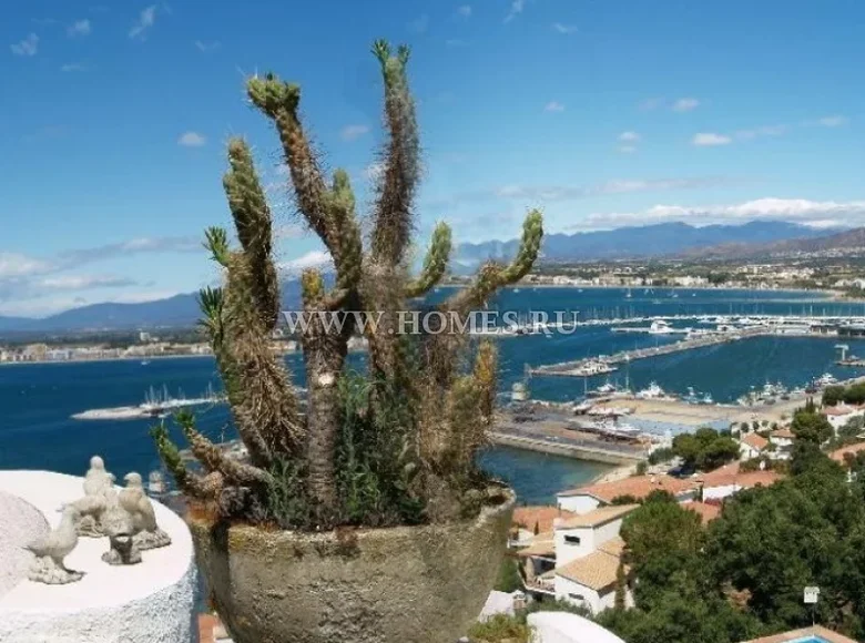 Коммерческое помещение 800 м² Fene, Испания