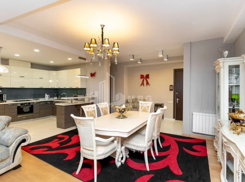 Mieszkanie 4 pokoi 135 m² Tbilisi, Gruzja