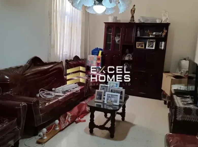 Mieszkanie 3 pokoi  Qormi, Malta