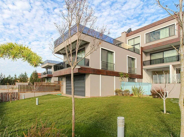 4 bedroom Villa 500 m² Aydinpinar, Turkey